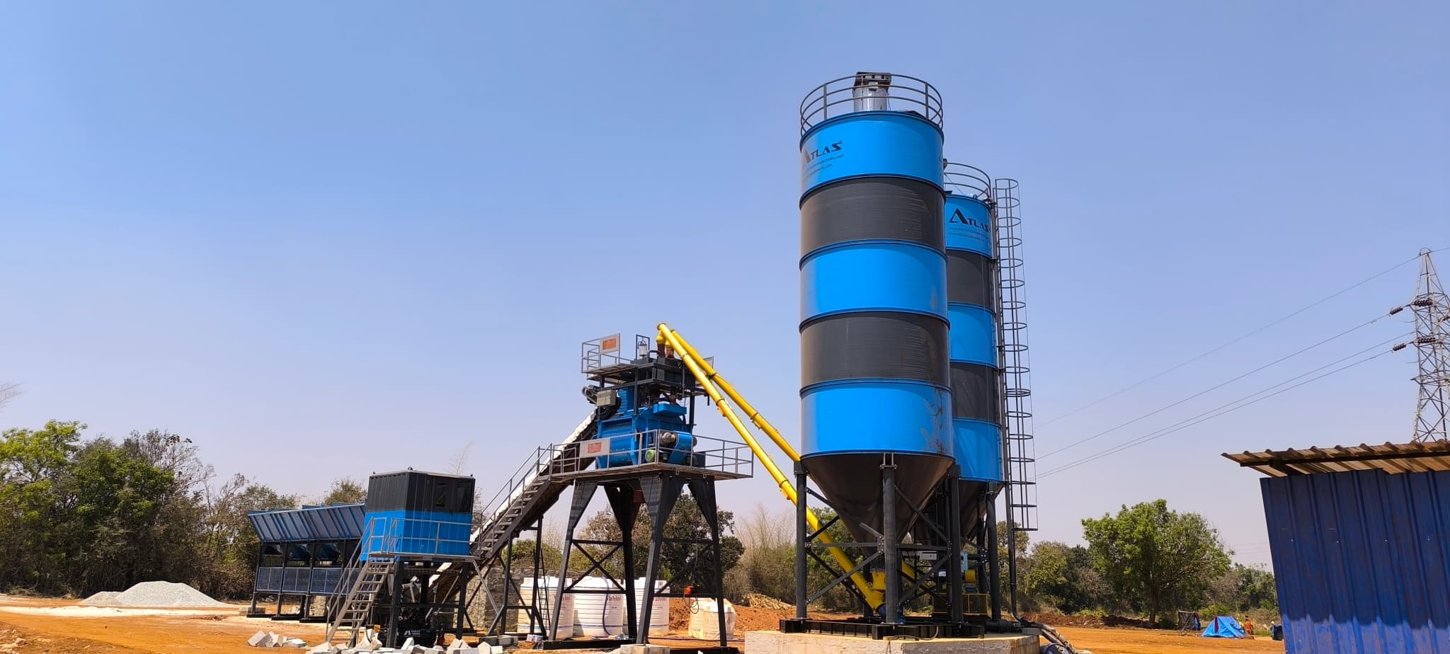 Stationary concrete batching plant for large-scale construction projects