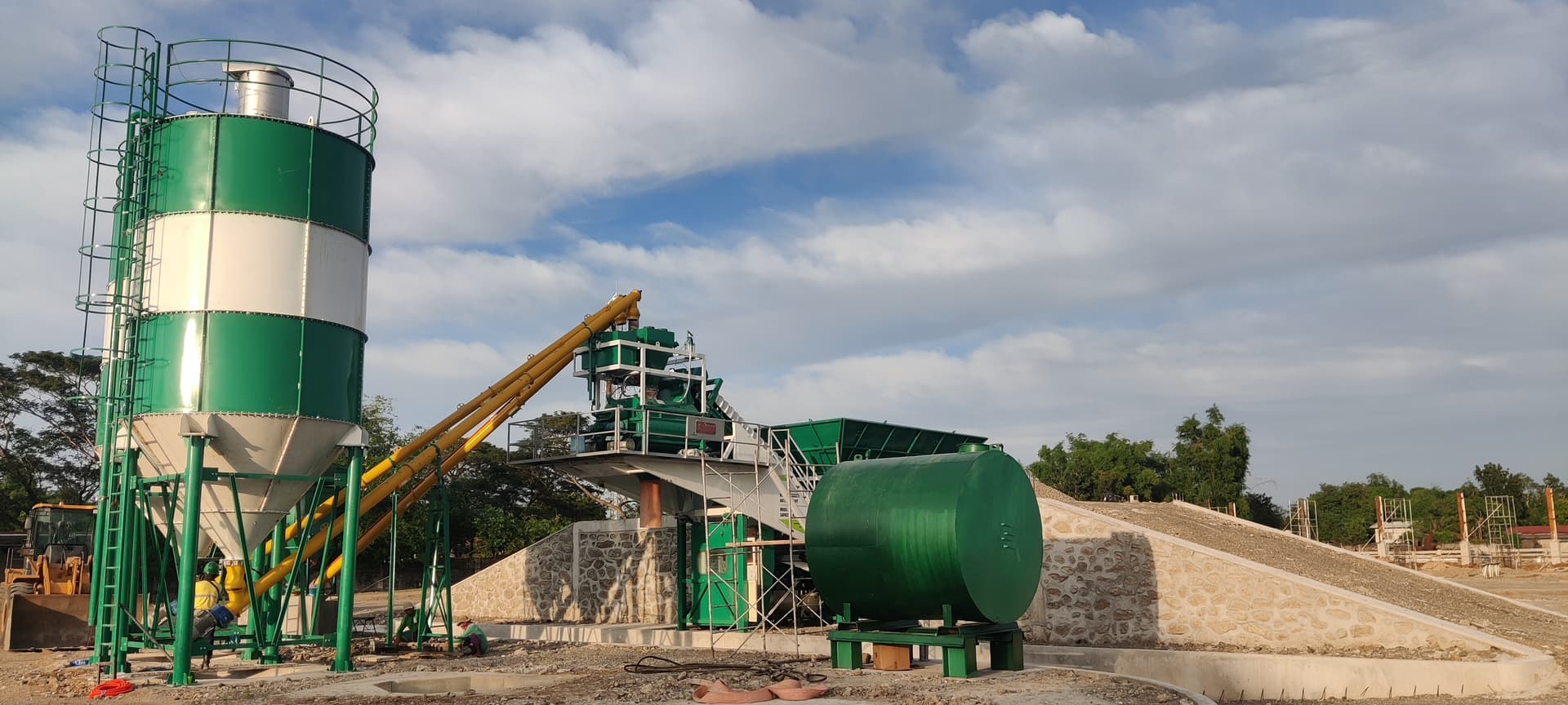 Atlas Technologies asphalt plant operating in the Philippines